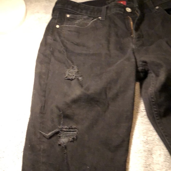 Arizona Jeans Sz 11/Black distressed Boyfriend/5 pockets/belt loops/straight leg - Picture 3 of 16